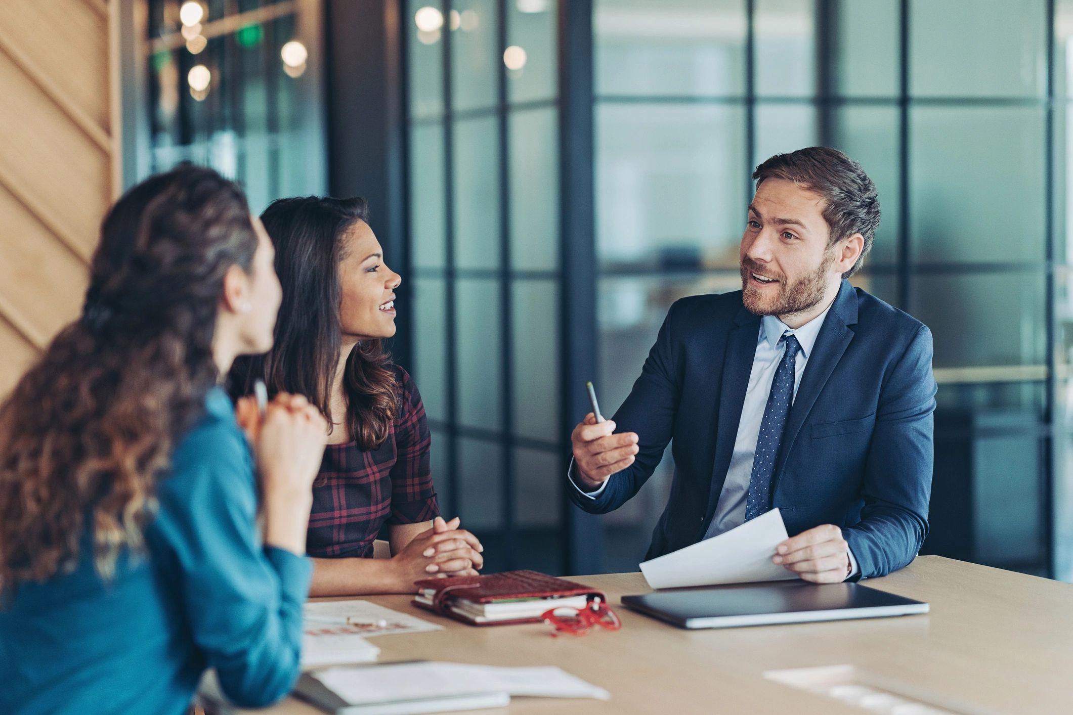 Advisory meeting in a modern office